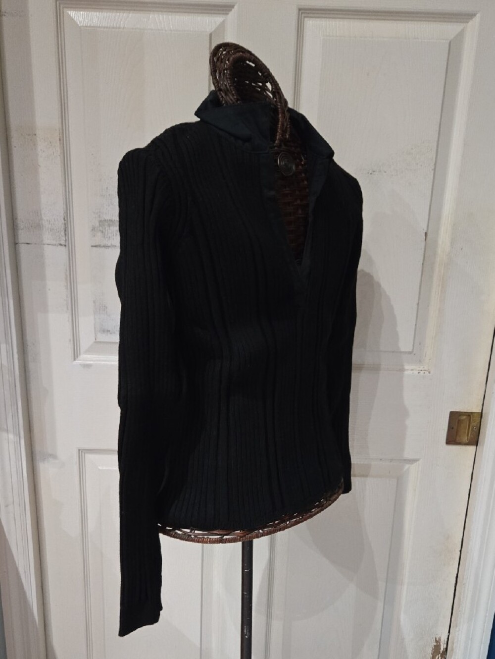 Liz Claiborne Black Ribbed V-Neck Sweater with Satin Trim-Size XL - Picture 5 of 12